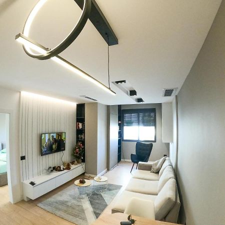Roza'S Apartment Tirana Center Ngoại thất bức ảnh